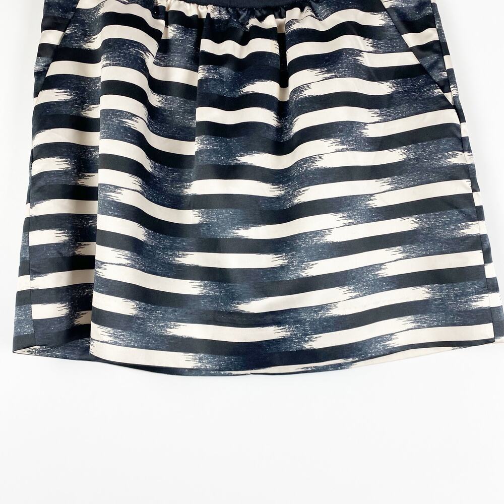 Gap Satin Striped Mini Skirt Lined Pockets Gray Black Womens Size 2 - Picture 5 of 13
